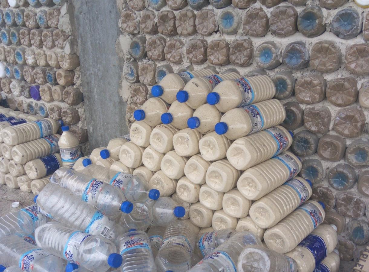 Bed and Breakfast Habibis Bottle House Нунгви Экстерьер фото